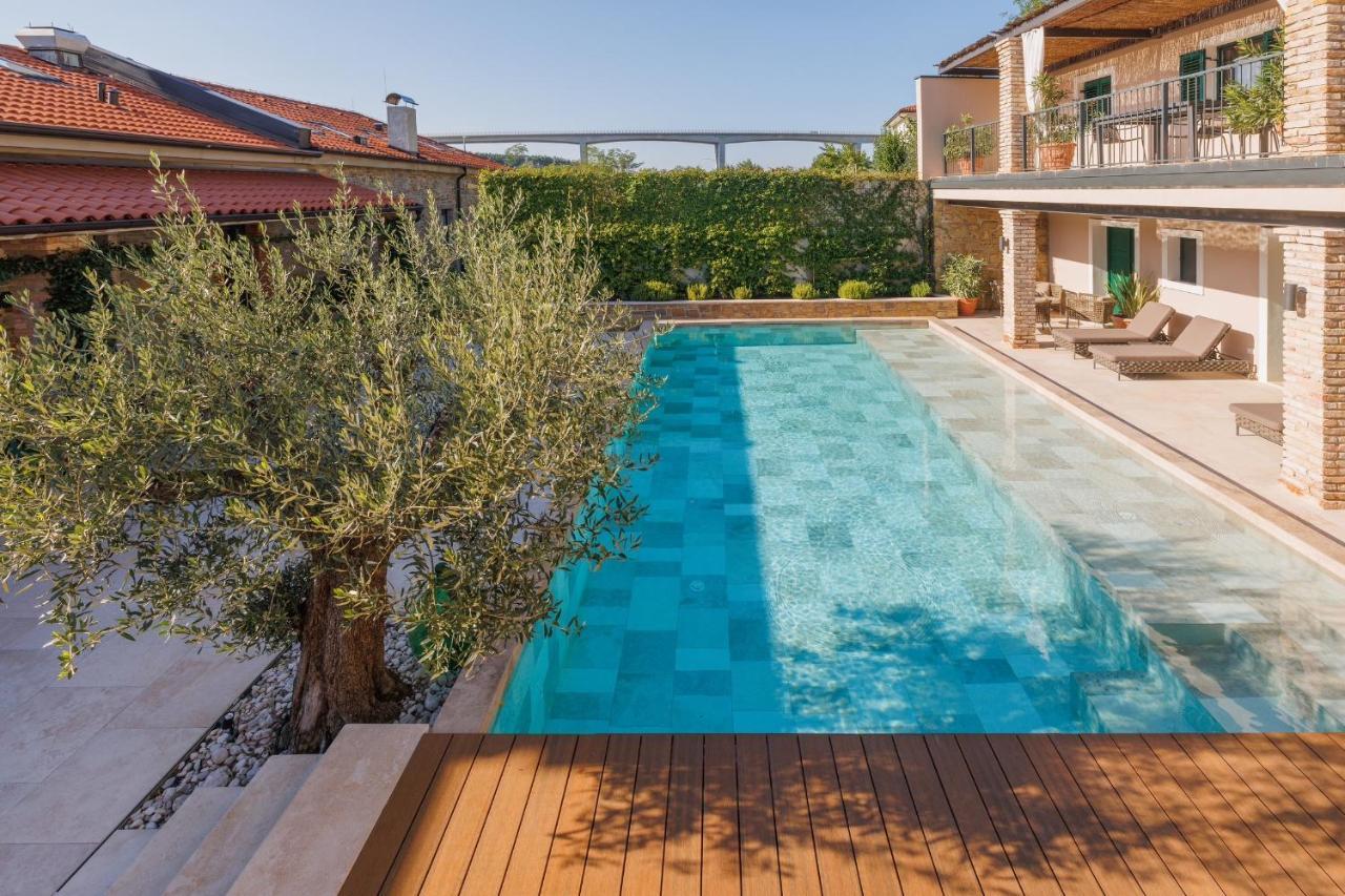 Vila Robida & Spa Črni Kal Esterno foto