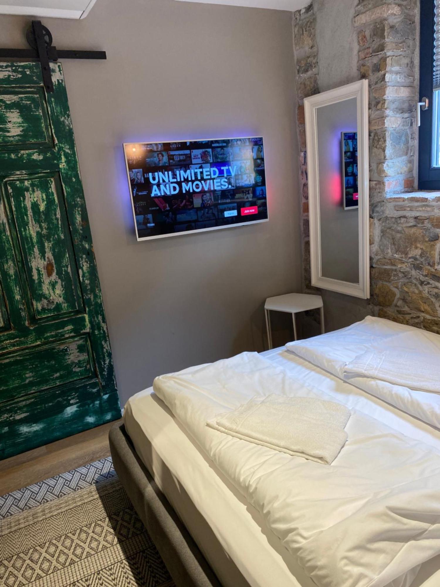 Vila Robida & Spa Črni Kal Esterno foto