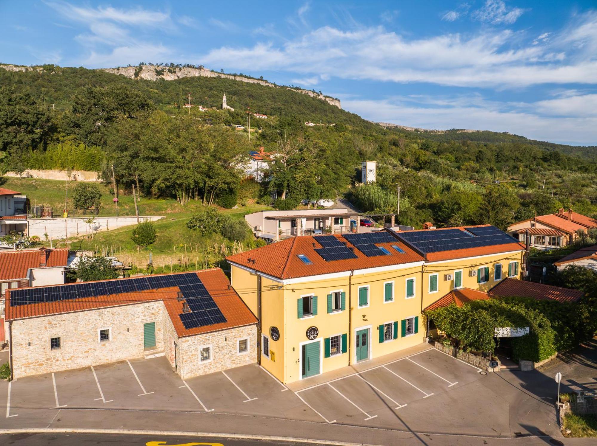 Vila Robida & Spa Črni Kal Esterno foto