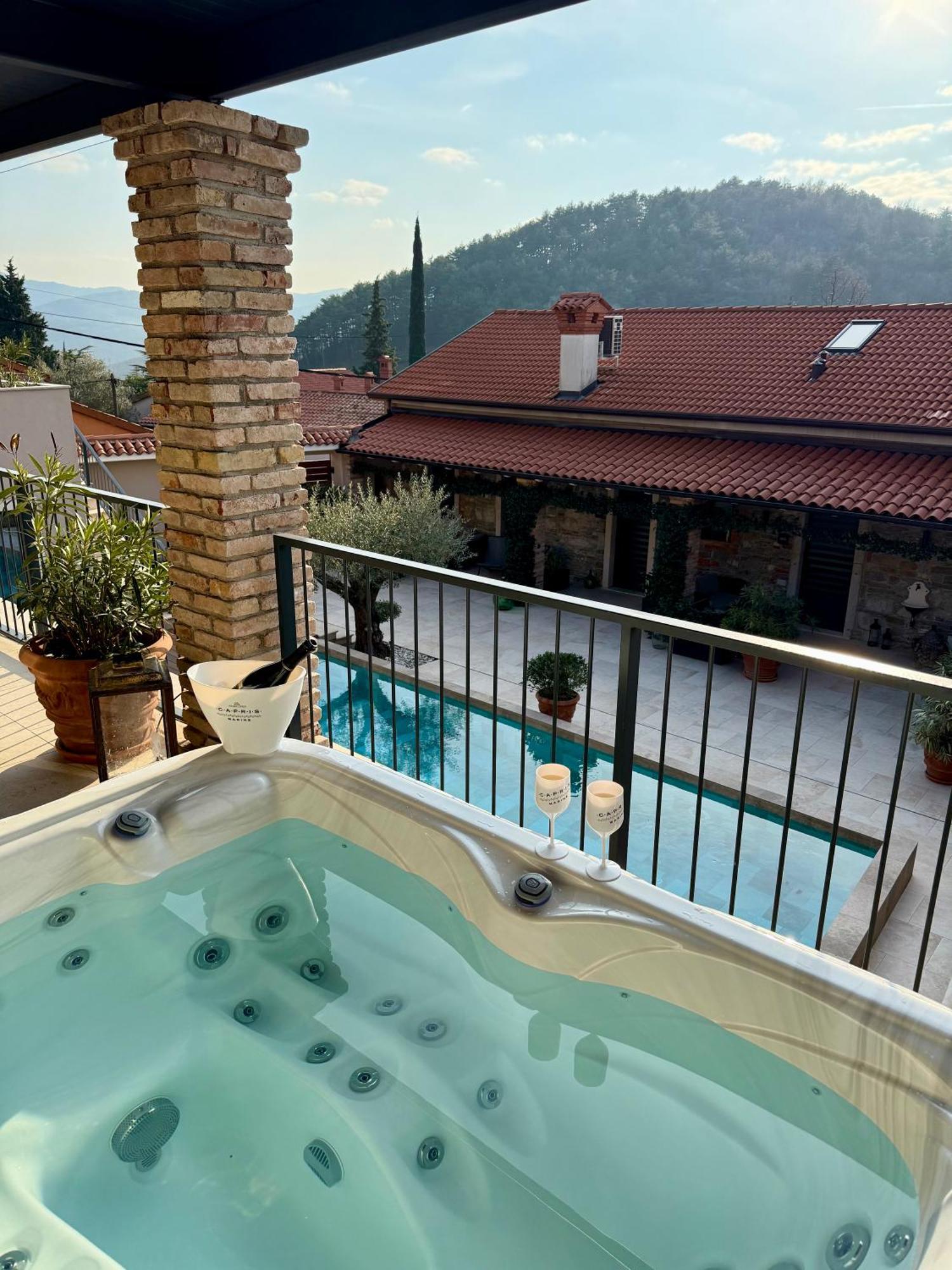 Vila Robida & Spa Črni Kal Esterno foto